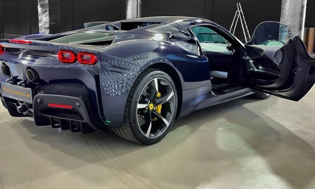 BLUE CARBON Ferrari SF90 Spider Sound,