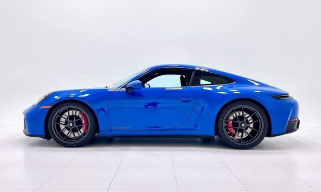 2026 Porsche 911 Carrera 4 GTS - Sound,