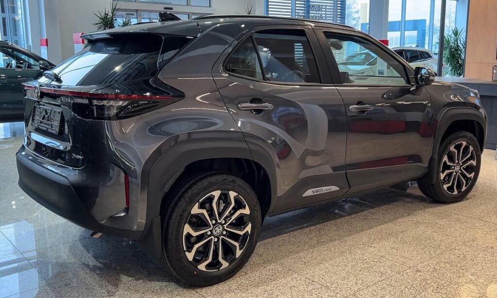 2026 Toyota Yaris Cross Hybrid - Full Walkaround